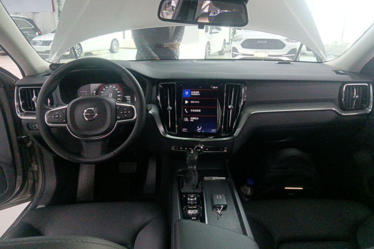 沃尔沃S60 2020款 T4 智逸豪华版中控内饰12