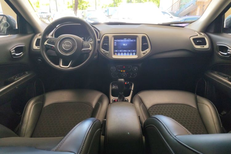 Jeep 指南者 2020款 220T 自动领先版中控内饰7002