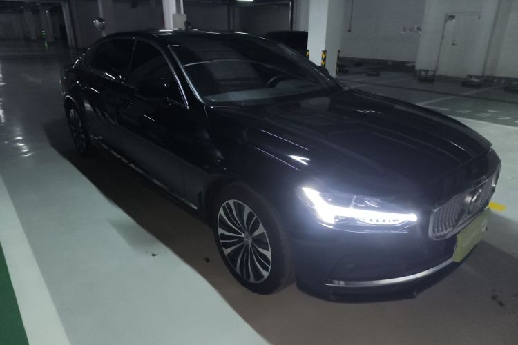 沃尔沃S90 2023款 B5 智逸豪华版车身外观3