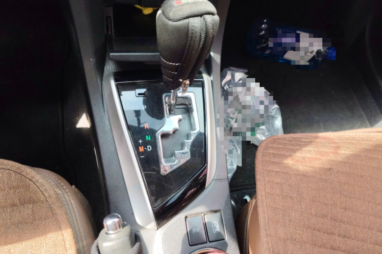 丰田 卡罗拉 2018款 1.2T S-CVT GL-i智辉版中控内饰18