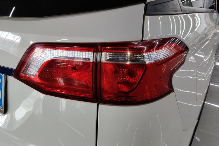 五菱汽车 五菱宏光S3 2018款 1.5L 手动标准型 国V车身外观9