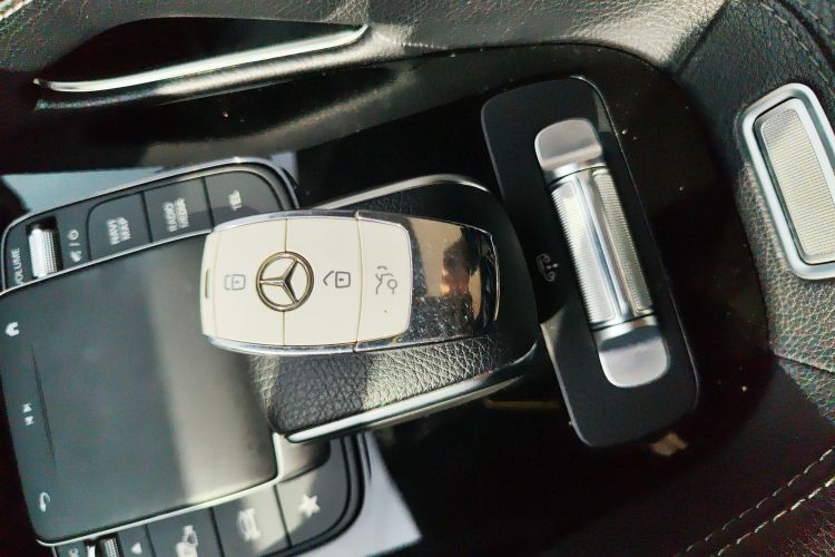 奔驰GLE新能源 2021款 GLE 350 e 4MATIC 轿跑SUV中控内饰11