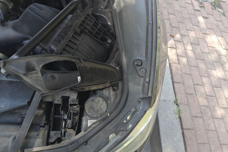 宝马5系 2014款 525Li 领先型局部细节9007