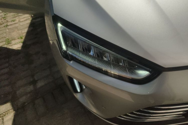 鸿蒙智行 问界M5 2022款 增程后驱标准版车身外观8