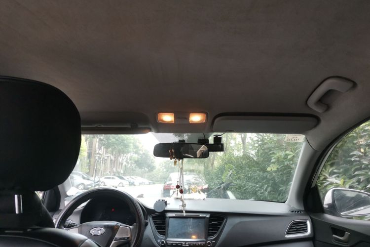 现代 悦纳 2016款 1.4L 自动炫酷版GLS局部细节22