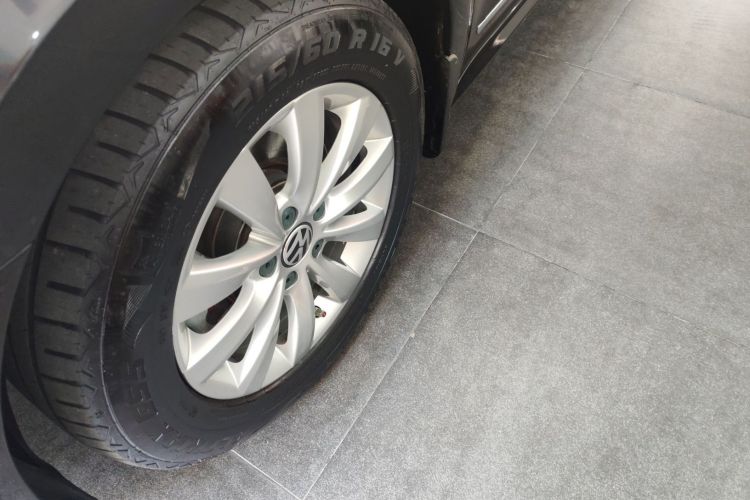 大众 帕萨特 2014款 1.8TSI DSG尊荣导航版车身外观6005