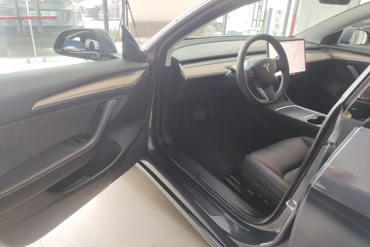 特斯拉 Model 3 2021款 标准续航后驱升级版 3D6中控内饰20