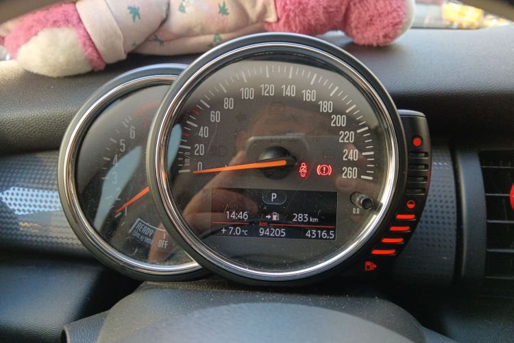 MINI 2014款 1.5T COOPER Fun中控内饰14