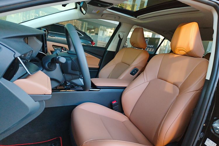 丰田 凯美瑞 2024款 双擎 2.0HGVP 豪华版局部细节19