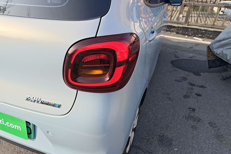 五菱汽车 宏光MINIEV 2025款 四门版 臻享+款车身外观9