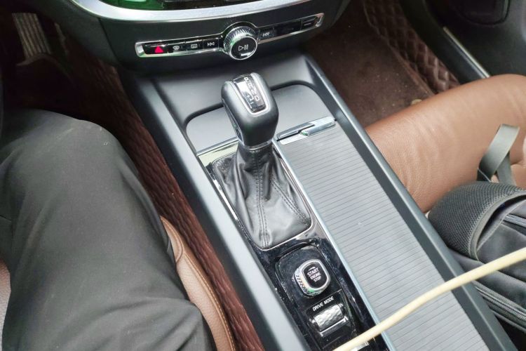 沃尔沃S60 2021款 T4 智逸豪华版中控内饰18