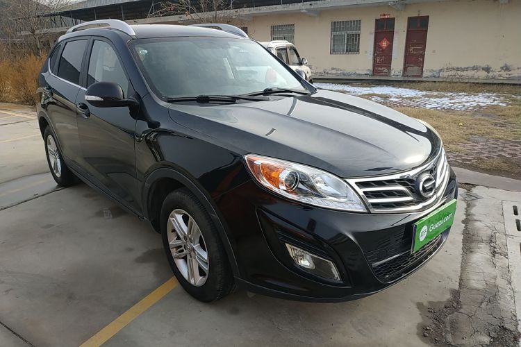 广汽传祺 传祺GS5 2014款 2.0L 自动两驱超享版车身外观3