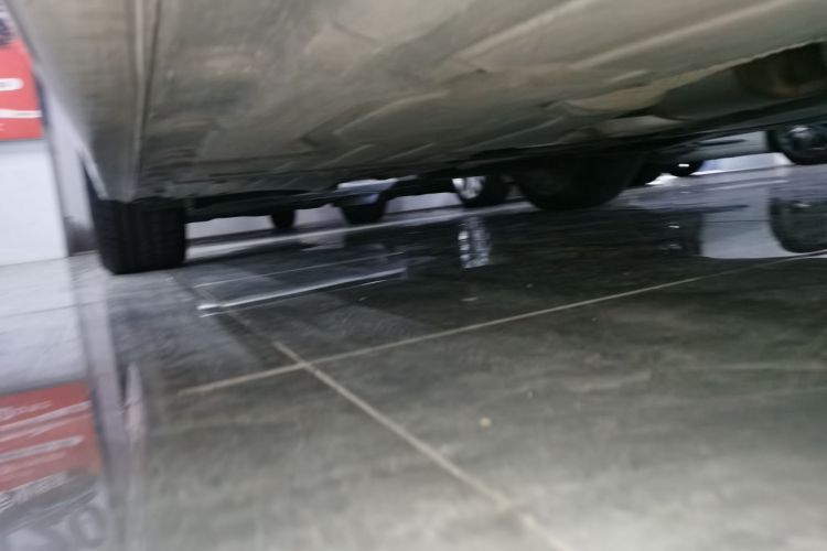 宝马3系 2019款 320Li 时尚型局部细节9001