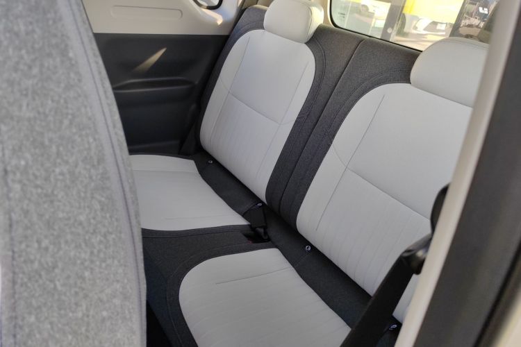 吉利银河 熊猫 2025款 210km 元气熊中控内饰21