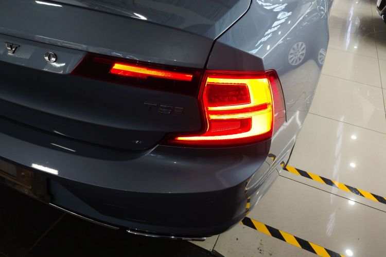 沃尔沃S90 2019款 T5 智逸版车身外观6006