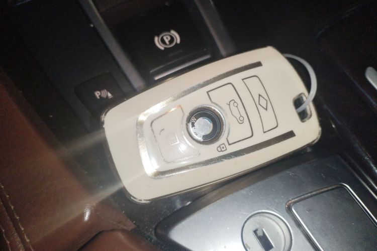 宝马5系 2014款 525Li 领先型中控内饰11