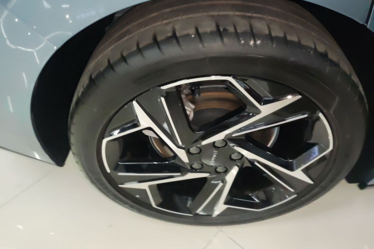 领克07 2024款 EM-P 126长续航 Ultra车身外观56