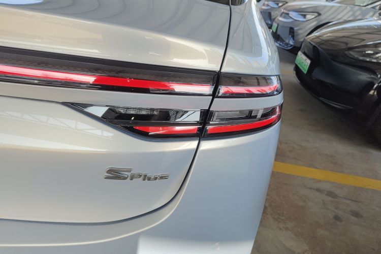 埃安 AION S Plus 2023款 70 智驾版 三元锂车身外观9