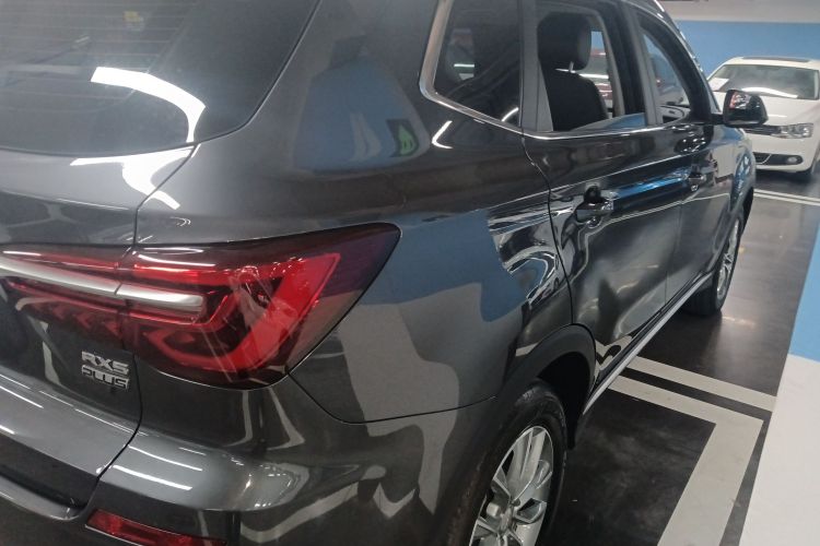 荣威RX5 2023款 PLUS 330TGI 自动领潮智惠版车身外观7