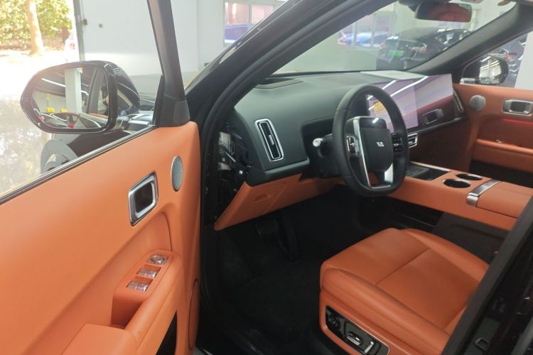 理想汽车 理想L8 2025款 Max 智能焕新版中控内饰7003