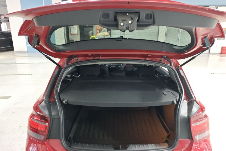 宝马1系(进口) 2013款 改款 118i 运动型局部细节23