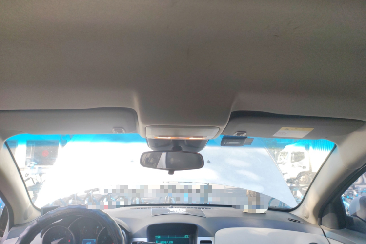 雪佛兰 科鲁兹 2015款 1.5L 经典 SL MT中控内饰22