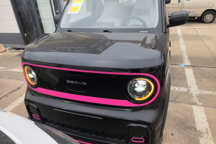 吉利银河 2025款 210km 熊猫卡丁车身外观2