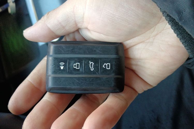 坦克300 2021款 越野版 2.0T 征服者中控内饰11