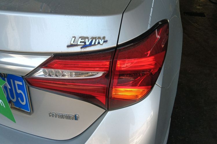 丰田 雷凌 2017款 改款双擎 1.8H GS E-CVT精英天窗版 国V车身外观6006