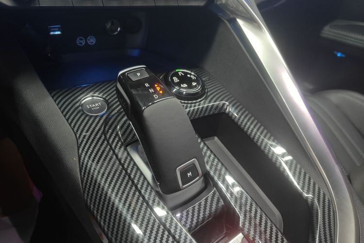 标致5008 2021款 400THP 7座豪华版局部细节18