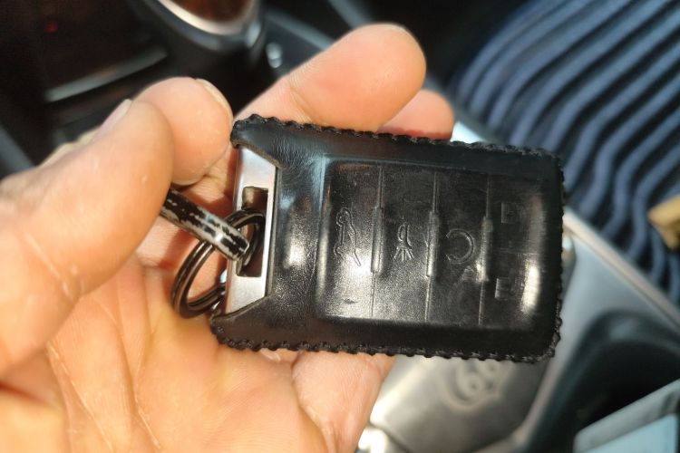 凯迪拉克SRX 2013款 3.0L 精英型中控内饰7001