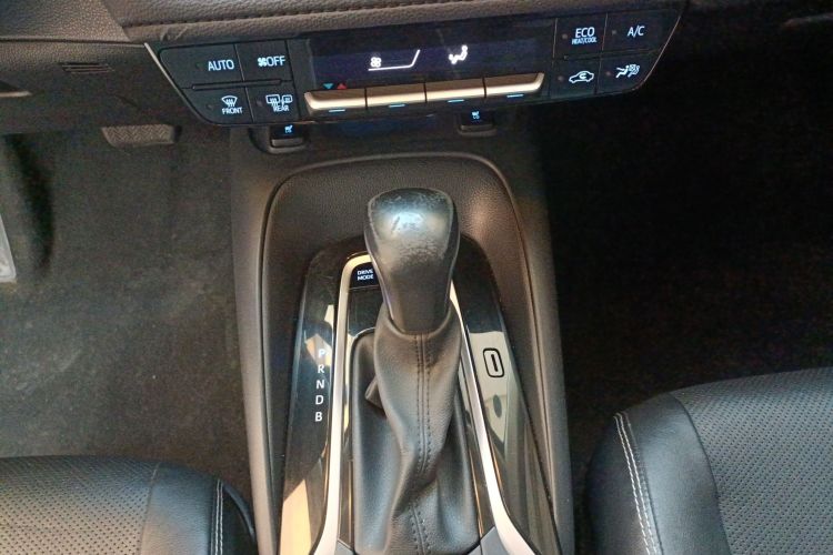 丰田 卡罗拉 2019款 双擎 1.8L E-CVT旗舰版局部细节18