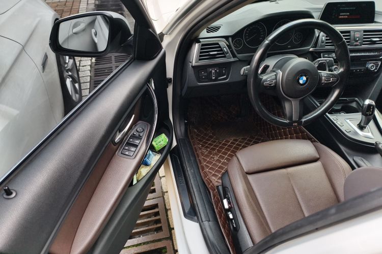 宝马3系 2018款 320Li 时尚型中控内饰7003