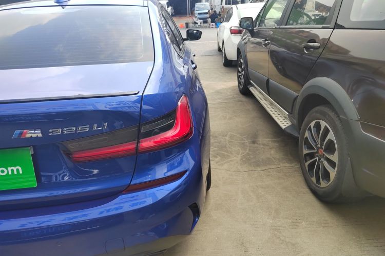 宝马3系 2020款 改款 325Li M运动曜夜套装车身外观9