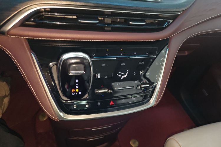 别克GL8 2022款 Avenir艾维亚 七座亲礼版中控内饰18