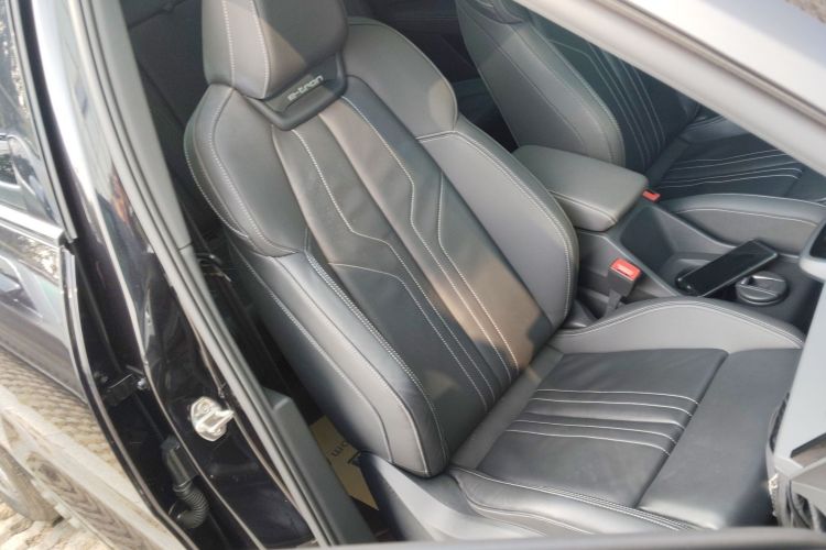 奥迪Q5 e-tron 2023款 40 e-tron 闪耀型 机甲套装局部细节41