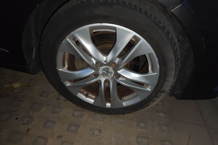 奔驰E级(进口) 2009款 E 300 时尚型车身外观10