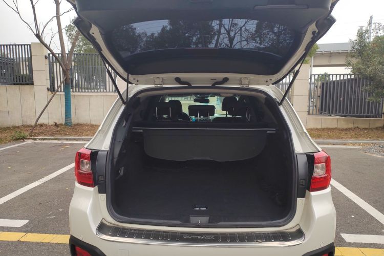 斯巴鲁 傲虎 2016款 2.5i 运动导航版机舱底盘23