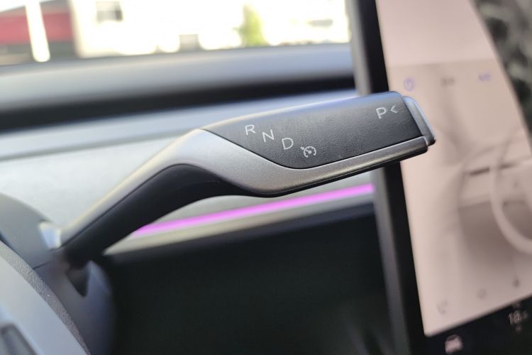 特斯拉 Model Y 2023款 后轮驱动版中控内饰18