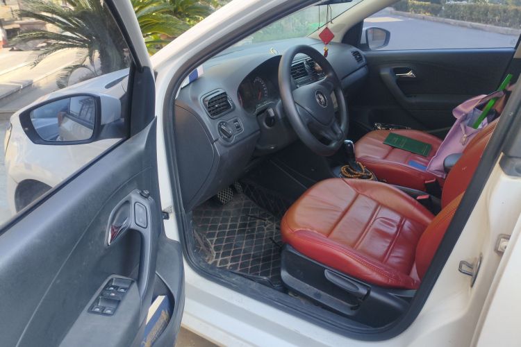 大众 Polo 2016款 1.4L 自动风尚型中控内饰20