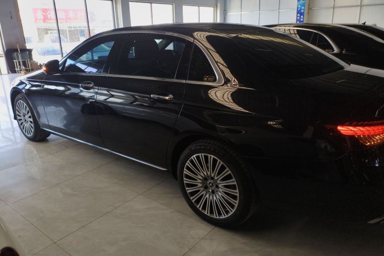 奔驰E级 2023款 改款 E 260 L车身外观6003