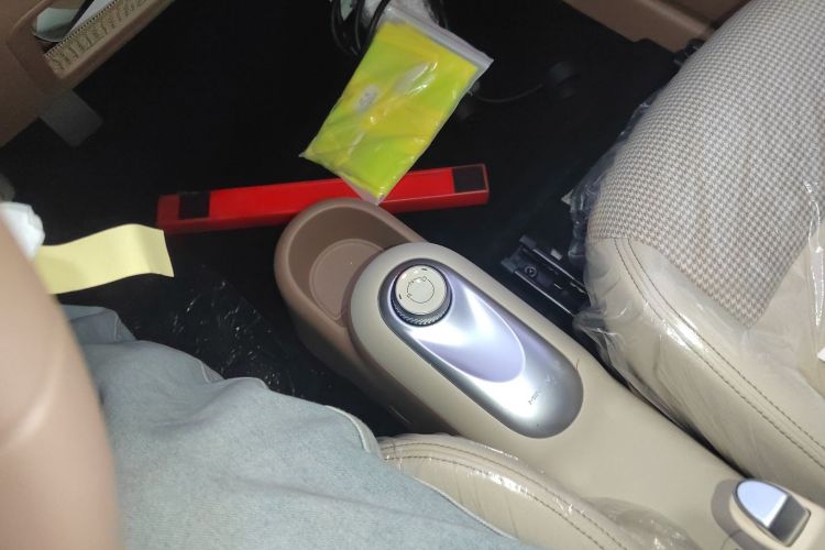 五菱汽车 宏光MINIEV 2025款 四门版 进阶款中控内饰18