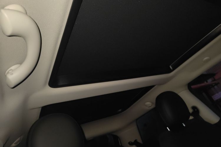 MINI 2022款 改款 1.5T COOPER 艺术家中控内饰22