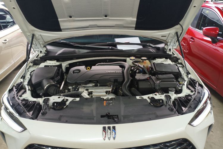 别克 君威 2024款 25T 超享版机舱底盘24