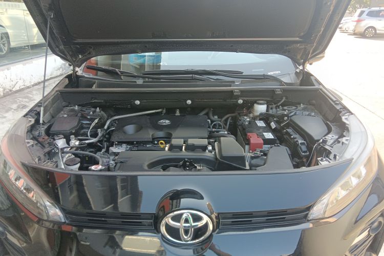 丰田 威兰达 2023款 2.0L CVT两驱领先版机舱底盘24