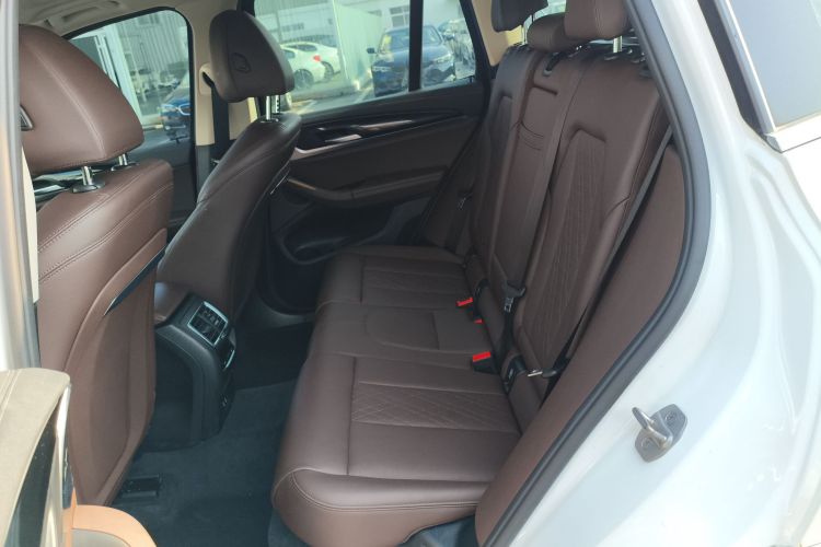宝马X3 2022款 改款 xDrive25i M运动套装中控内饰7004