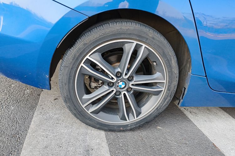 宝马1系 2017款 118i 运动型车身外观6008