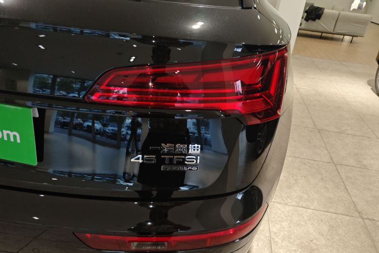 奥迪Q5L 2024款 45 TFSI 豪华动感型车身外观9