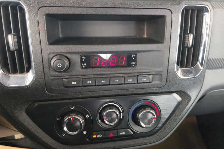 五菱汽车 五菱征途 2021款 1.5L进取型LAR局部细节16