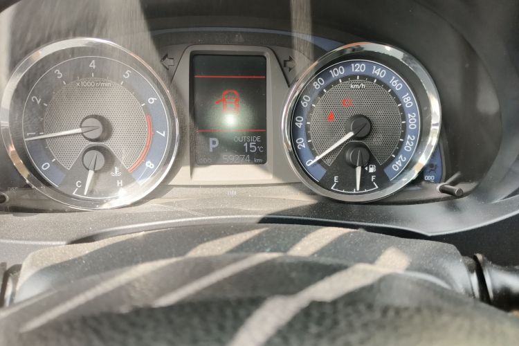 丰田 卡罗拉 2014款 1.6L CVT GL-i中控内饰15